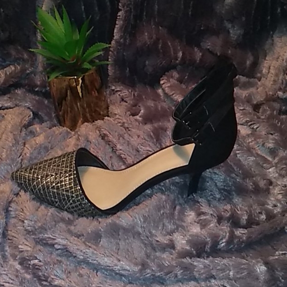 Like new Zara Trafaluc black and silver shoes - Picture 2 of 7